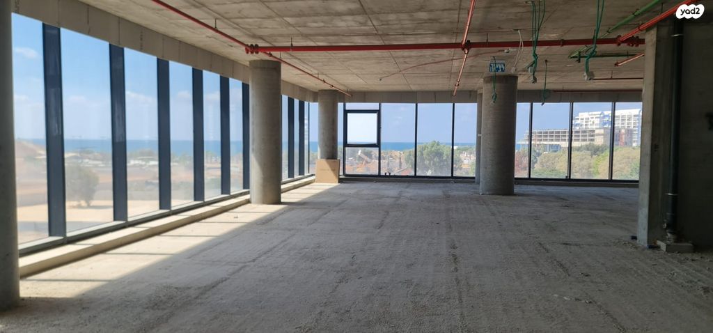 קליניקות, עפרה חזה, בת ים