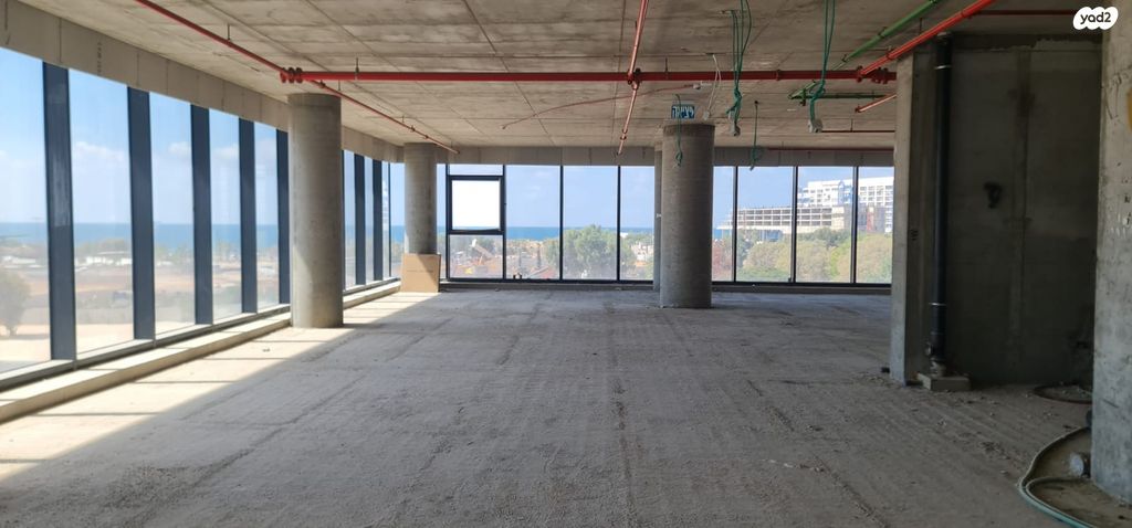 קליניקות, עפרה חזה, בת ים