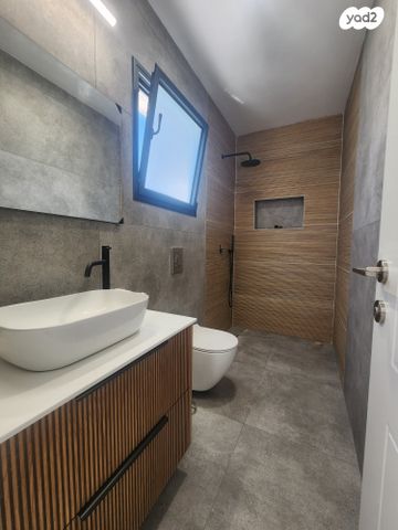 גג/ פנטהאוז, גולדפאדן, קרית שלום, תל אביב יפו