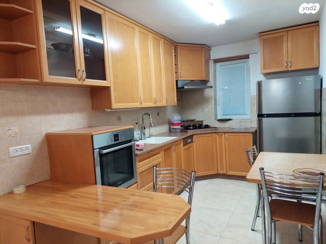 דירה, יעקב דה האז, רמות, ירושלים