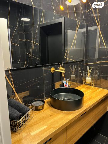 דירת גן, שלמה המלך, רסקו ג', הוד השרון