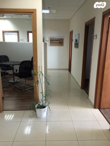 משרדים, פתח תקווה