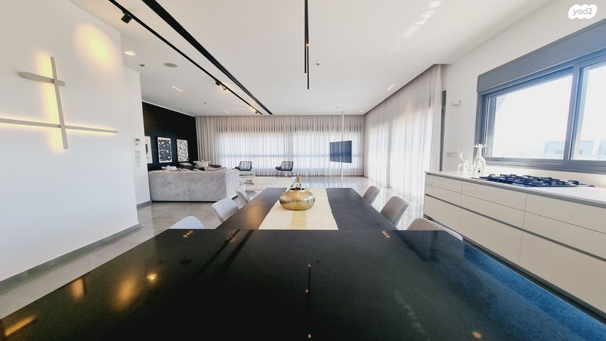 גג/ פנטהאוז, האירוס, ראשון לציון