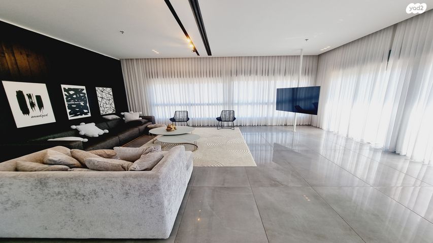 גג/ פנטהאוז, האירוס, ראשון לציון