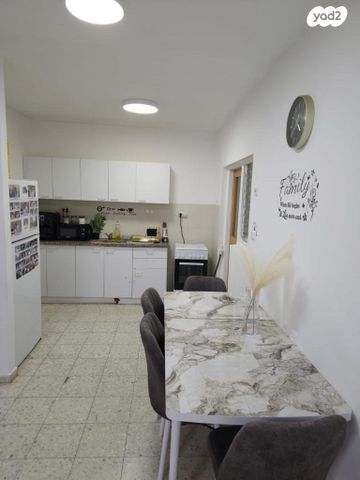 דירה, מבצע ברוש, שכונה ו', באר שבע