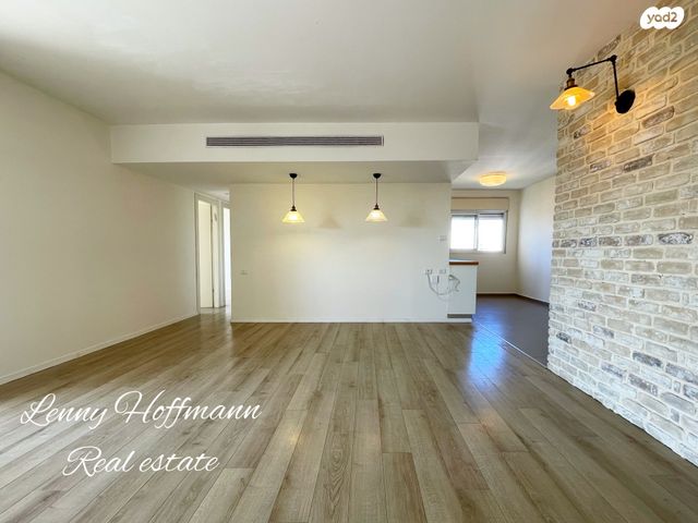 דירה, היובל, יהוד מונוסון