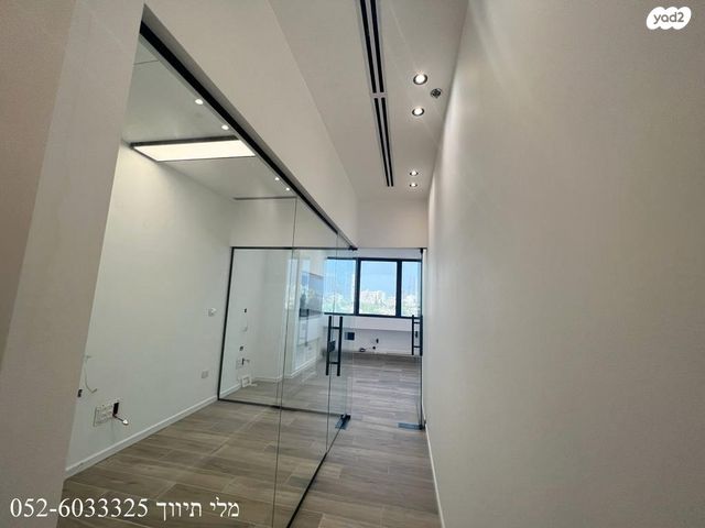 דרך מנחם בגין 158