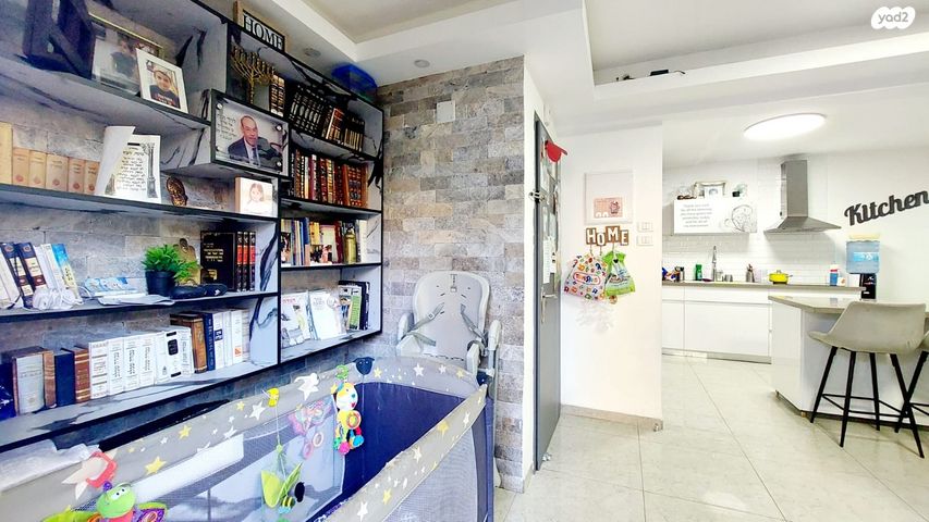 דירת גן, החלוץ 63, טרומפלדור, נהריה