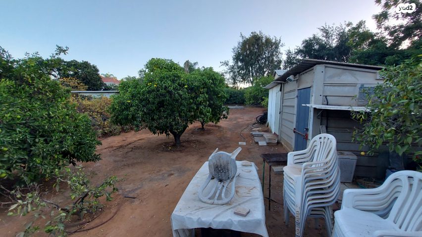 דו משפחתי, חבצלת, רחובות