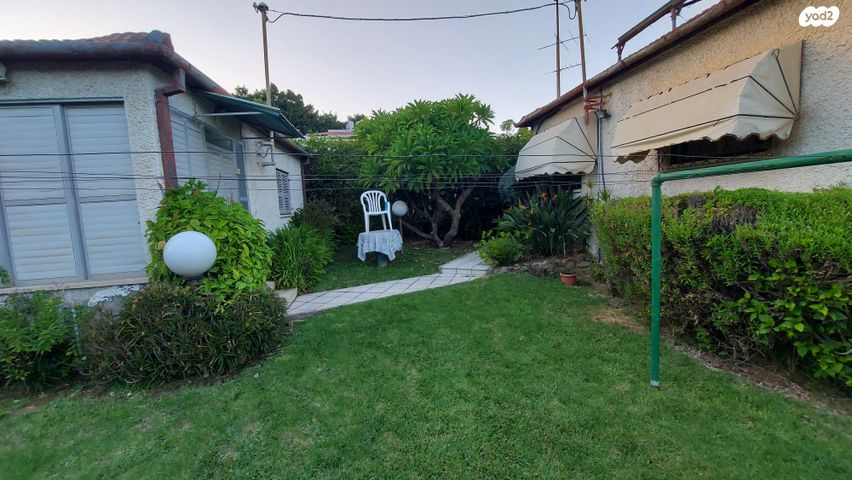 דו משפחתי, חבצלת, רחובות