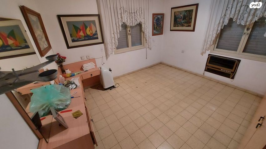 דו משפחתי, חבצלת, רחובות