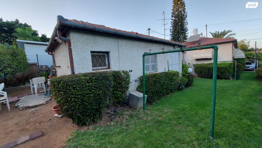 דו משפחתי, חבצלת, רחובות