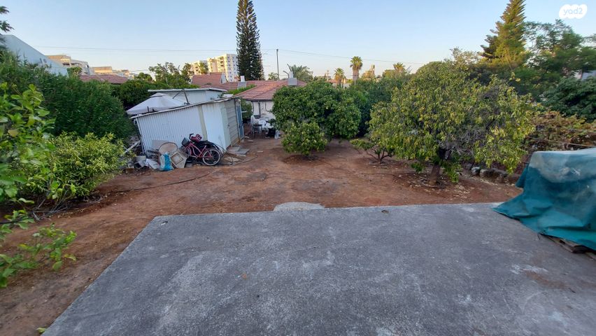 דו משפחתי, חבצלת, רחובות