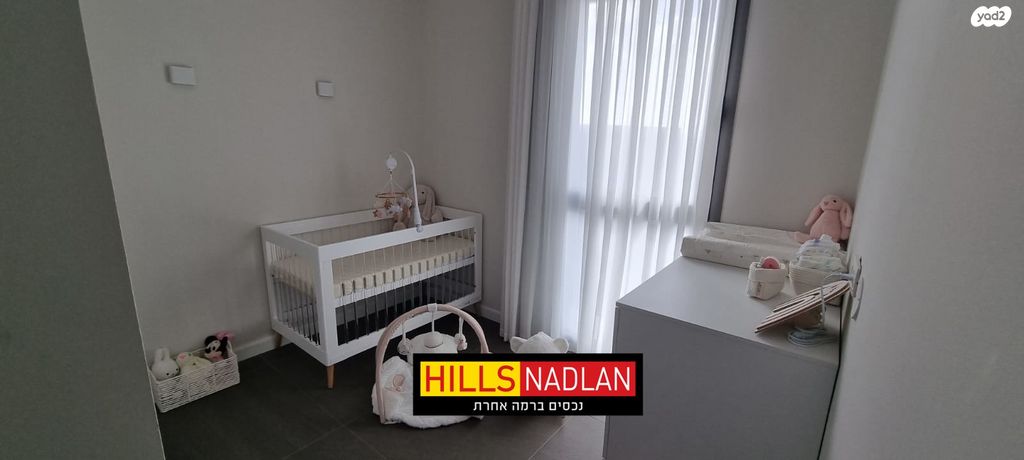 דירה, אריק איינשטיין, הרצליה ב', הרצליה