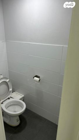 משרדים, אודם, פתח תקווה