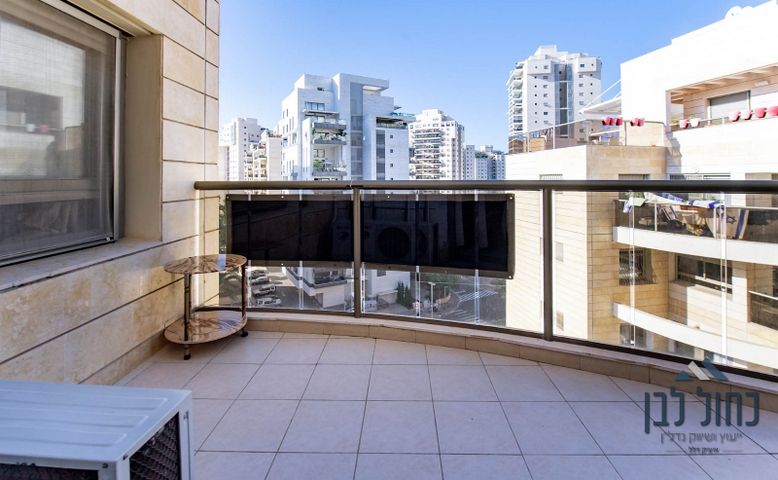 דירה, משה סנה, הדר המושבות החדשה / אם המושבות החדשה, פתח תקווה