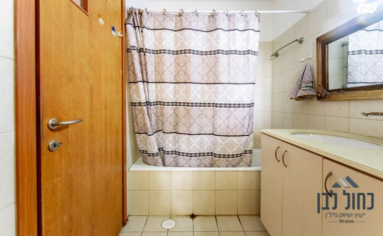 דירה, משה סנה, הדר המושבות החדשה / אם המושבות החדשה, פתח תקווה