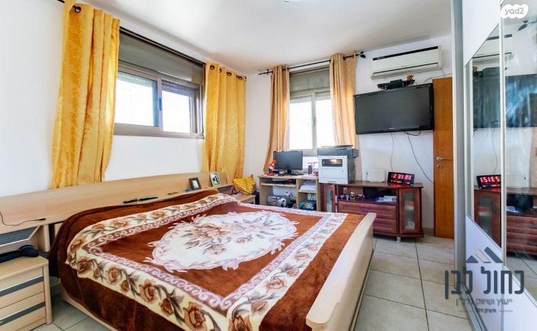 דירה, משה סנה, הדר המושבות החדשה / אם המושבות החדשה, פתח תקווה