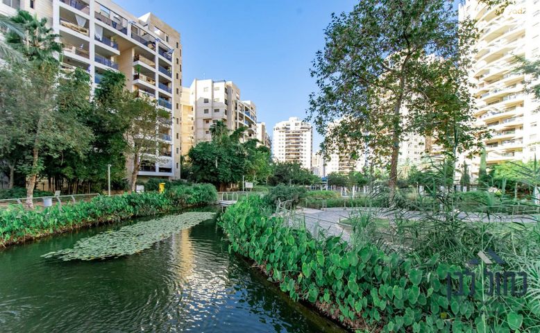 דירה, משה סנה, הדר המושבות החדשה / אם המושבות החדשה, פתח תקווה