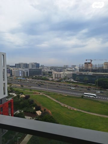 דירה, אריק איינשטיין, הרצליה ב', הרצליה