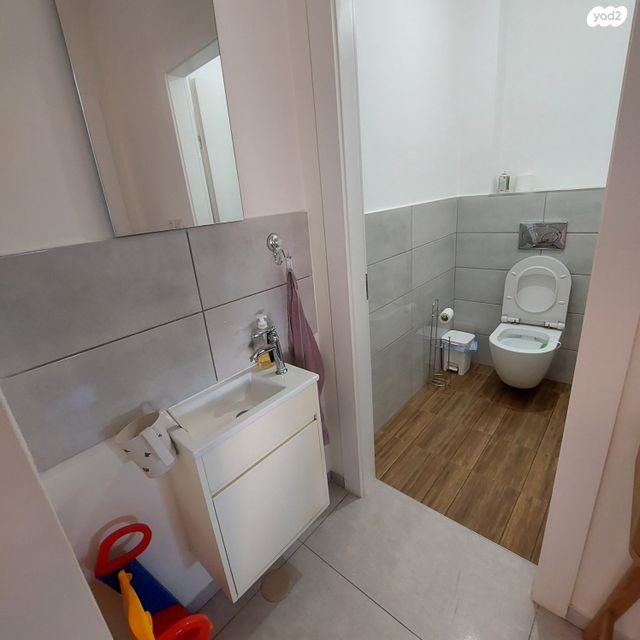 דירה, רב אלוף משה לוי, פסגת זאב, ירושלים