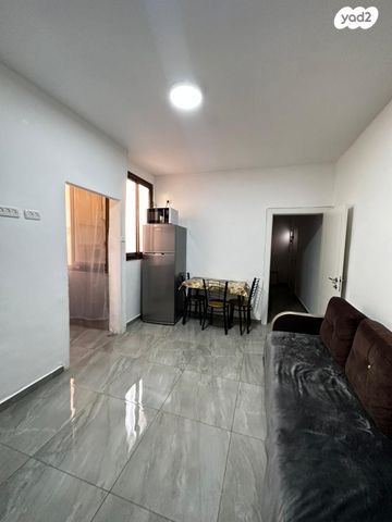 מודעת נכס, דוד רמז, לב העיר, בת ים