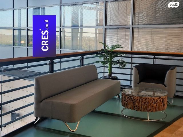 בניין משרדים, רעננה