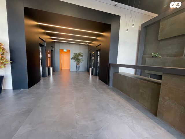 משרדים, האלוף יעקב פרי 1, רחובות