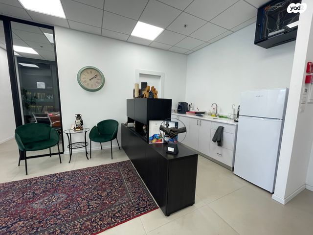 משרדים, האלוף יעקב פרי 1, רחובות