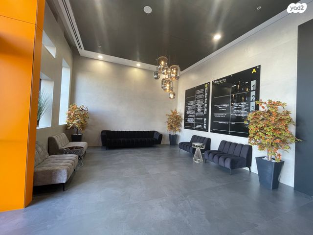 משרדים, האלוף יעקב פרי 1, רחובות