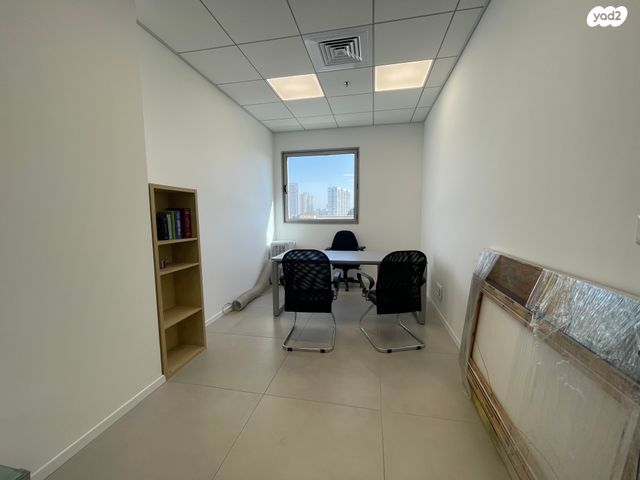 משרדים, האלוף יעקב פרי 1, רחובות