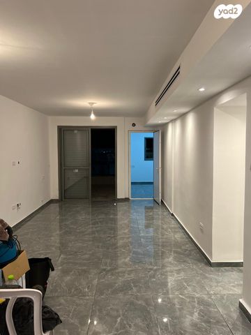 ז'בוטינסקי 11