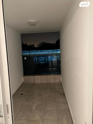 דירה, ז'בוטינסקי 11, רובע א', אשדוד