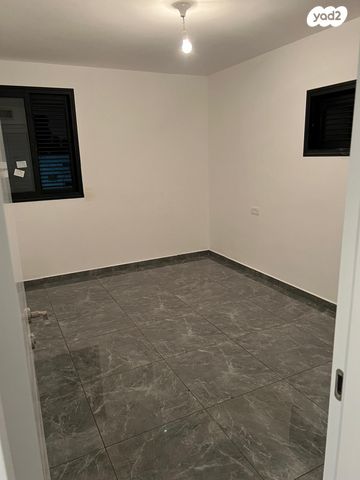 דירה, ז'בוטינסקי 11, רובע א', אשדוד