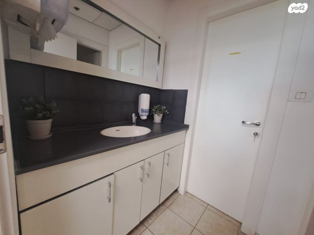 משרדים, העלייה השנייה 43, אזור