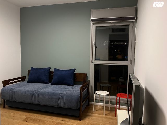 דירה, אברהם פררה, הולילנד, ירושלים