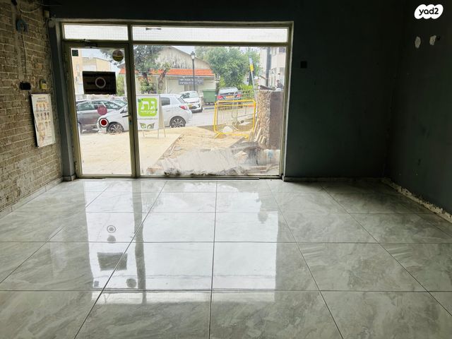 חנויות/ שטח מסחרי, הביל"ויים, גדרה