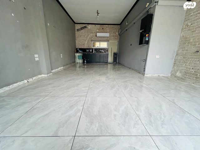 חנויות/ שטח מסחרי, הביל"ויים, גדרה