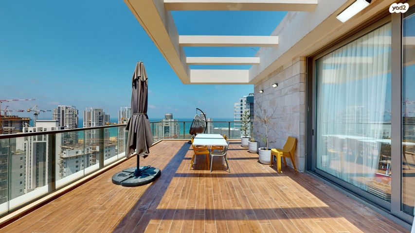 גג/ פנטהאוז, אריק לביא 18, עיר ימים, נתניה