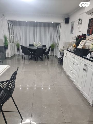 דופלקס, בעל התניא, בעל התניא, לוד