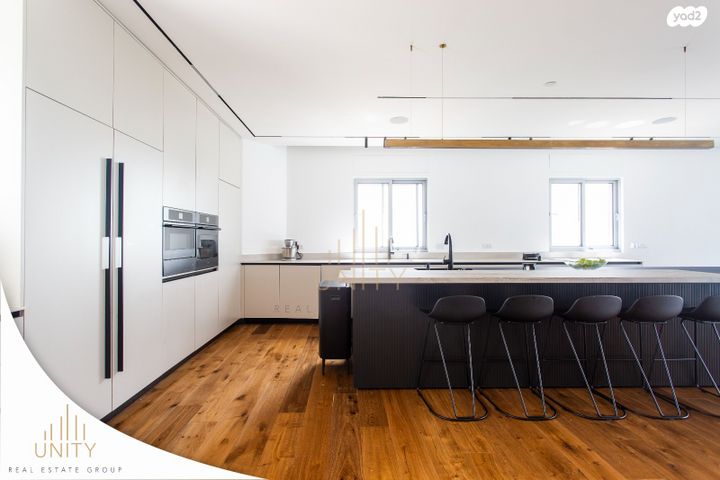 גג/ פנטהאוז, פייר קניג, נוף הטיילת, נתניה