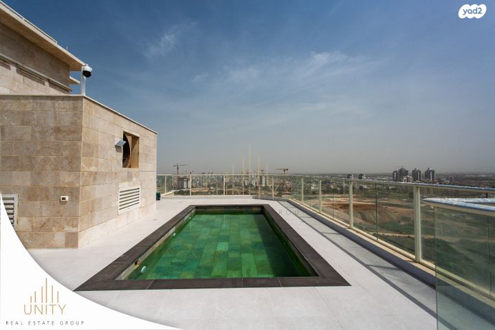 גג/ פנטהאוז, פייר קניג, נוף הטיילת, נתניה