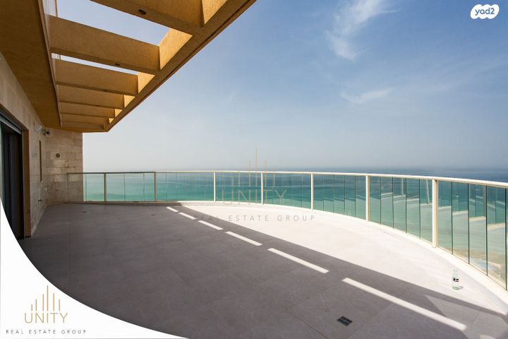 גג/ פנטהאוז, פייר קניג, נוף הטיילת, נתניה