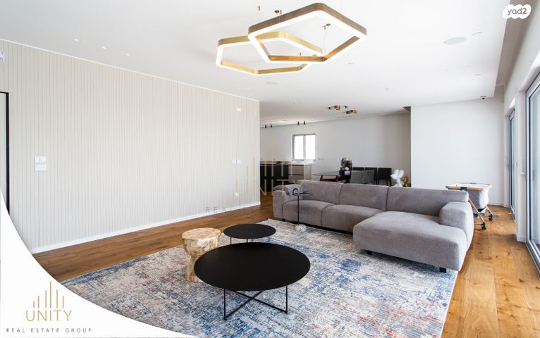 גג/ פנטהאוז, פייר קניג, נוף הטיילת, נתניה