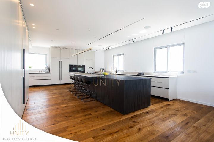 גג/ פנטהאוז, פייר קניג, נוף הטיילת, נתניה