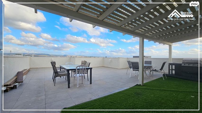 גג/ פנטהאוז, נהריה