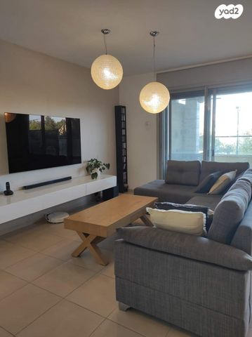 דירה, רמת אמיר, קדימה צורן