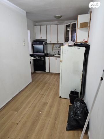 דירה, נחמה פוחצ'בסקי, רמב"ם, ראשון לציון