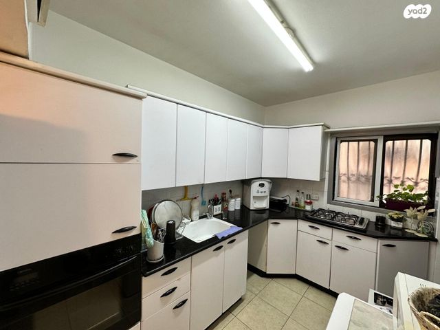 דירה, ישראל בן ציון 21, בת ים