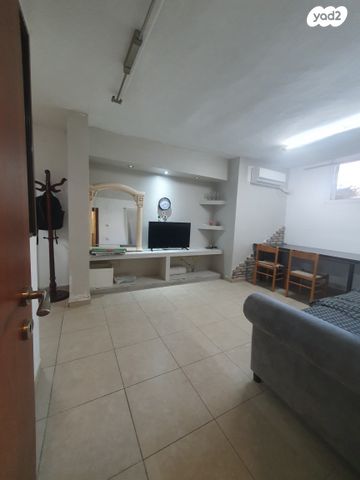 דירת גן, ירושלים, לב העיר, בת ים